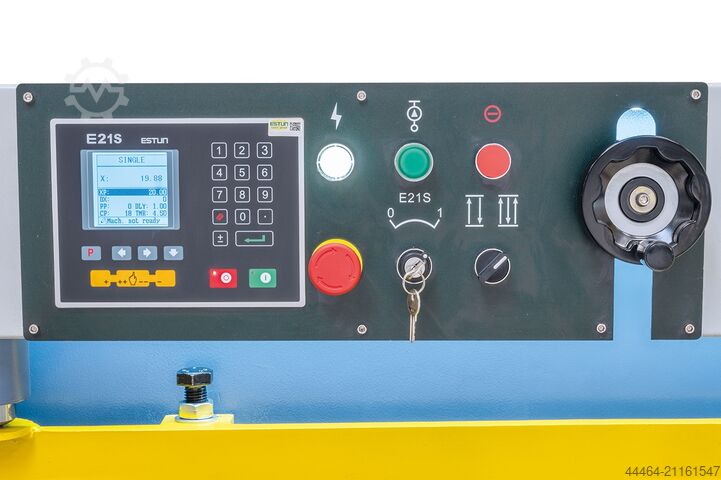 Guilhotina hidráulica Bernardo HST 1300 x 4