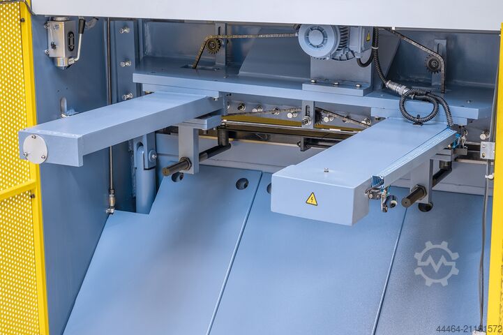 Guilhotina hidráulica Bernardo HST 1300 x 6