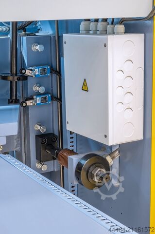 Guilhotina hidráulica Bernardo HST 1300 x 6