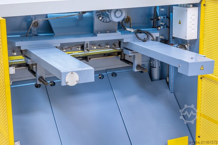 Guilhotina hidráulica Bernardo HST 1300 x 6