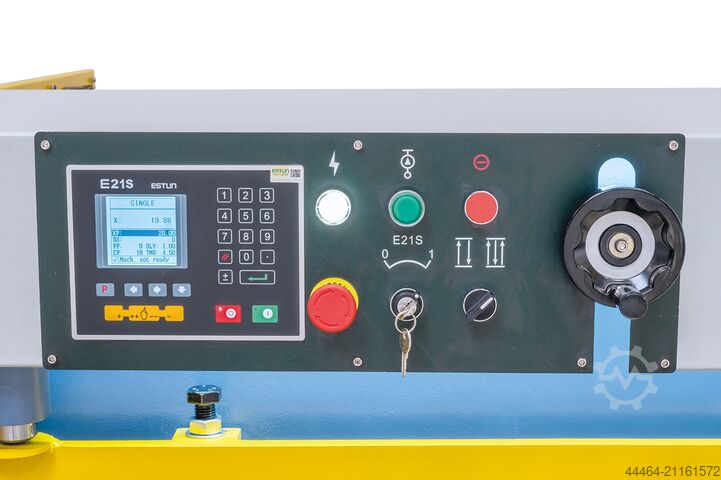 Guilhotina hidráulica Bernardo HST 1300 x 6