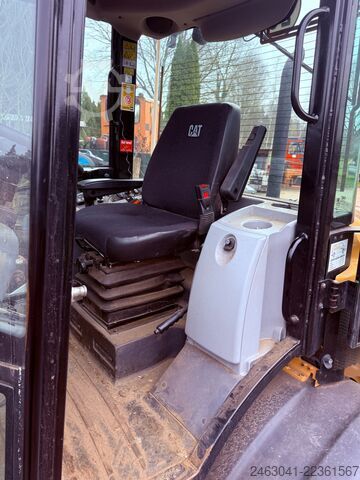 Palletvork met klapschep Caterpillar 908