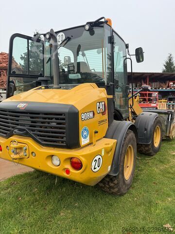 Palletvork met klapschep Caterpillar 908
