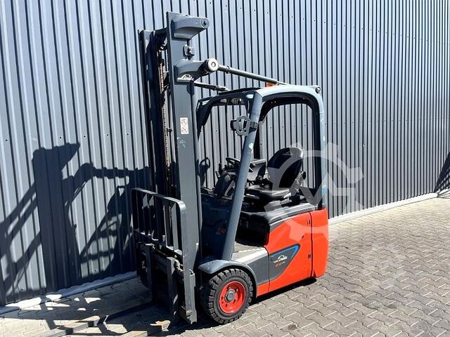 Elektrische vorkheftruck 3 wielen Linde E12-02