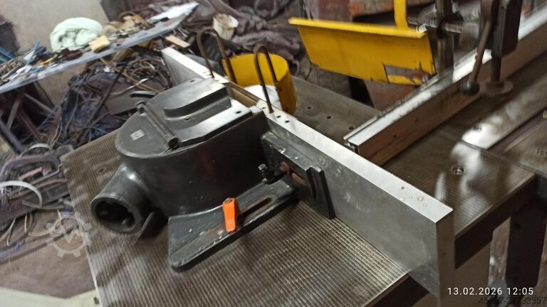 Milling machine with side table JAROMA DF-1
