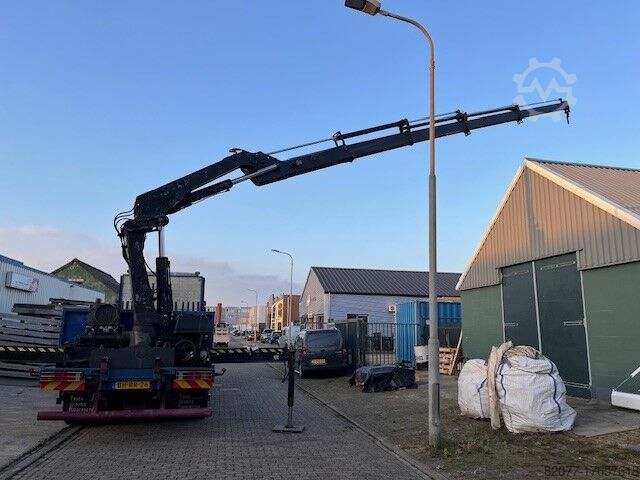 Kranwagen Renault Premium met 22 t/m kraan 
