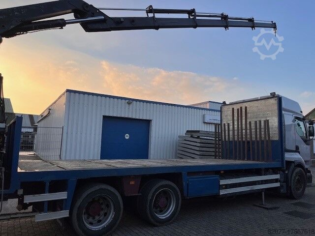 Kranwagen Renault Premium met 22 t/m kraan 