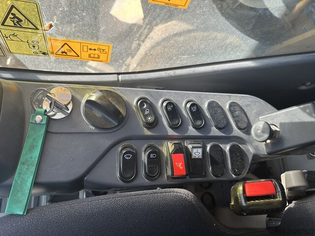 Crawler excavator Komatsu PC290NLC-11