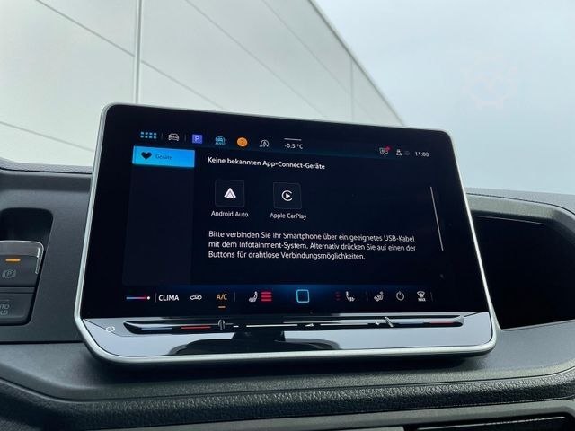 Pick-up van VOLKSWAGEN Crafter Pritsche 35 DOKA MR 4M TEMP KLIMA AHK