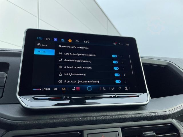 Pick-up van VOLKSWAGEN Crafter Pritsche 35 DOKA MR 4M TEMP KLIMA AHK