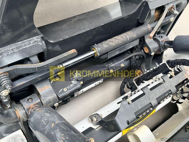 Crawler loader Bobcat T 76 + Laser Grader 244 cm