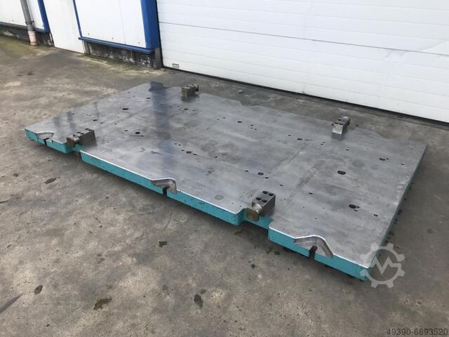 Straightening and welding plate made of steel, solid material; Machined steel plate from a tool fram  2980 x 1580 x 94