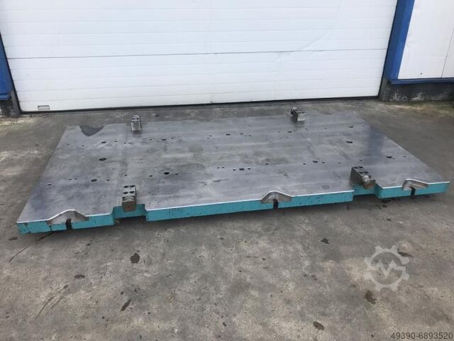 Straightening and welding plate made of steel, solid material; Machined steel plate from a tool fram  2980 x 1580 x 94