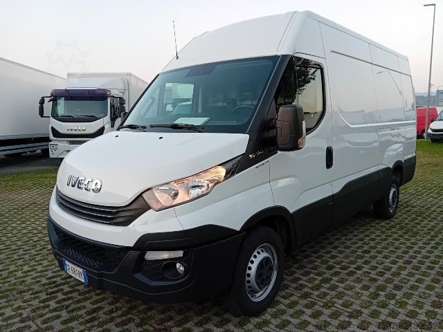Dobozos furgon IVECO DAILY 35S14 - C.A.