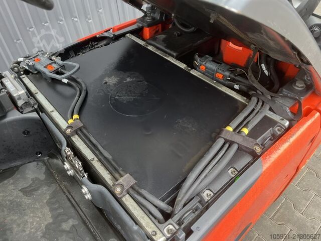 Electric 3-wheel forklift Linde E16C-02