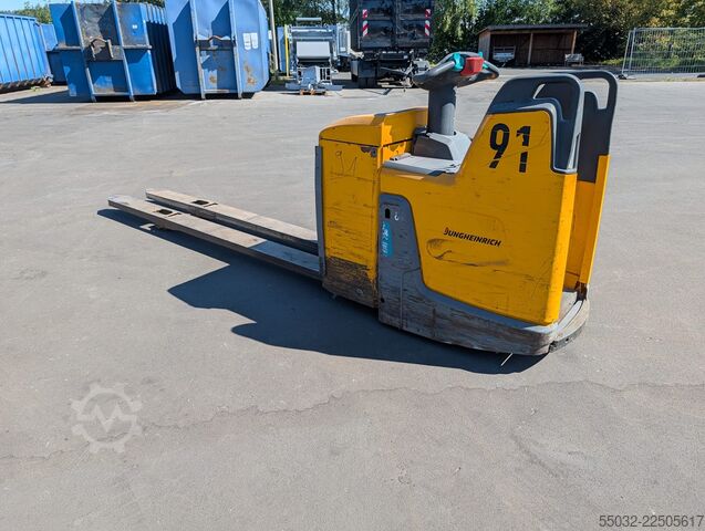 Carretilla elevadora baja Jungheinrich ERE225