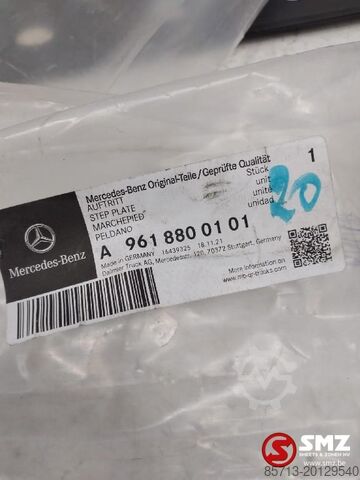 Kabinenteil Mercedes Stapplaat/loopplank mercedes a9618800101
