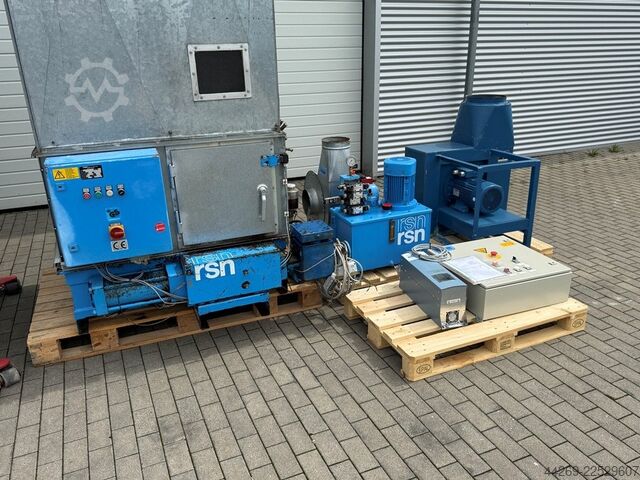 Impianto di aspirazione con pressa bricchettatrice Höcker Polytechnik Höcker Polytechnik 