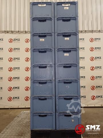Gebruikte partij van 32 kunststof containers Diversen Occ lot van 32 plastieken bakken