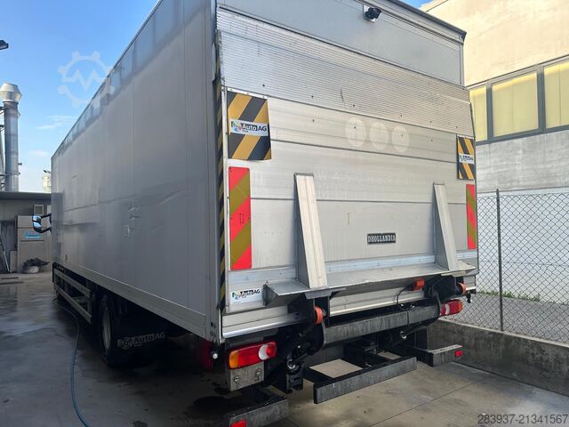 Camião de caixa fechada Iveco 140e25