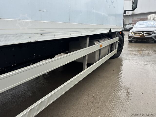 Camião de caixa fechada Iveco 140e25