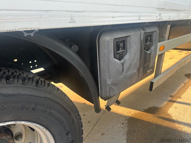 Camião de caixa fechada Iveco 140e25