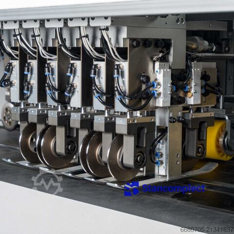 Stroj na balení do kartonu KDT Machinery WG8C1-2400S