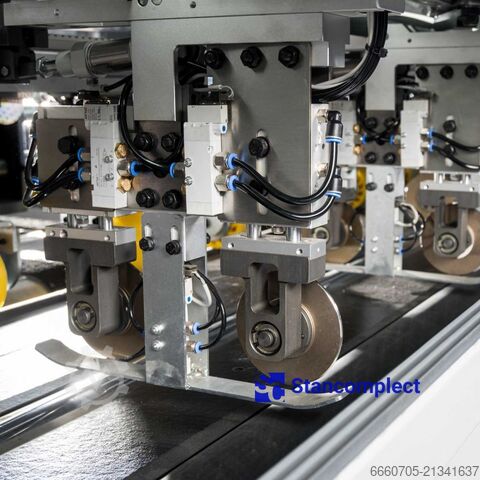 Stroj na balení do kartonu KDT Machinery WG8C1-2400S