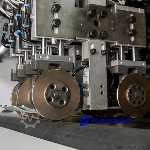 Stroj na balení do kartonu KDT Machinery WG8C1-2400S