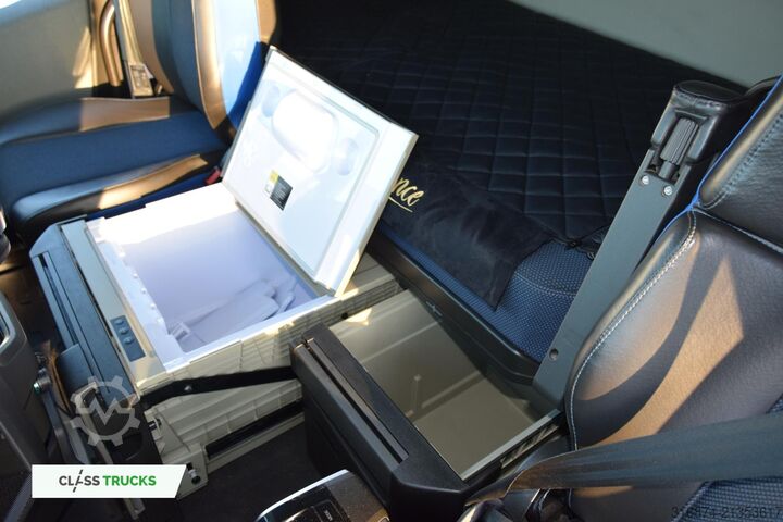 Standardní tahač VOLVO FH 500 Globetrotter XL Varios