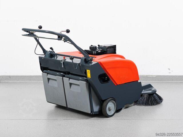 Hako Sweepmaster P800 - benzine Hako Sweepmaster P800 - Benzin - 2017y