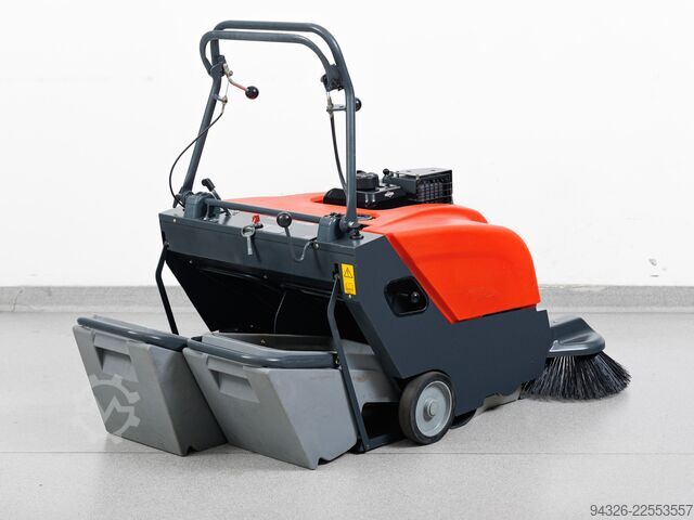 Hako Sweepmaster P800 - benzine Hako Sweepmaster P800 - Benzin - 2017y