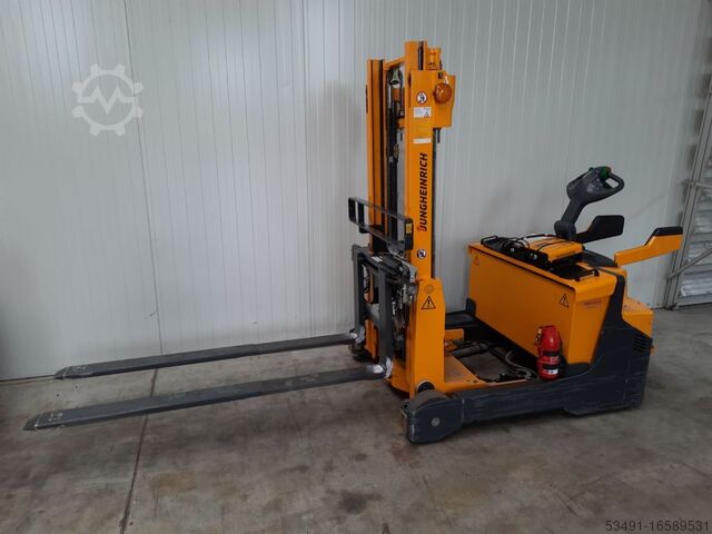 Empilhadeira alta Jungheinrich ERV308
