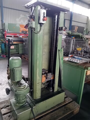 Broesmachine, groefentrekmachine Henning U3E V