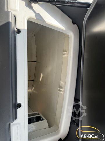 Távolsági autóbusz MERCEDES-BENZ Tourismo, 64 Seats