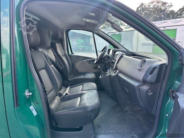 Fourgon tôlé RENAULT Trafic 1,6 / Einspritzung defekt / Klima
