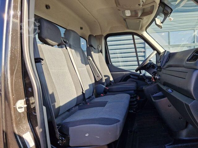 Customized vans / tailored solutions Renault Master Propulsion