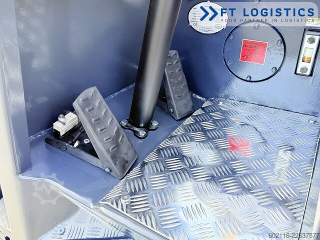 Négyirányú targoncát Combilift CB3000 GAS TRIPLEX 4900 FREE-LIFT