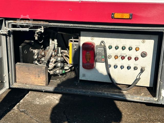 Hästtransportsläp MENKE-JANZEN DA20 4.Stock m. Aggregat Hubdach Tränke Rampe