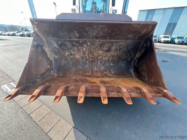 φορτωτής Liebherr L 556 / 5.574h / Waage / Zentralschmierung