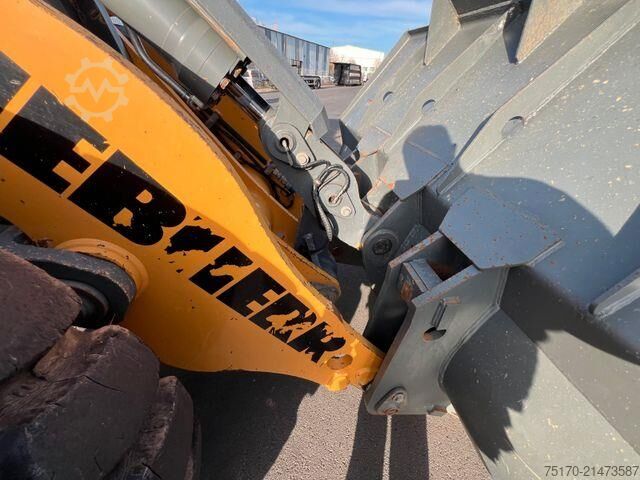 φορτωτής Liebherr L 556 / 5.574h / Waage / Zentralschmierung