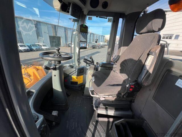 Radlader Liebherr L 556 / 5.574h / Waage / Zentralschmierung