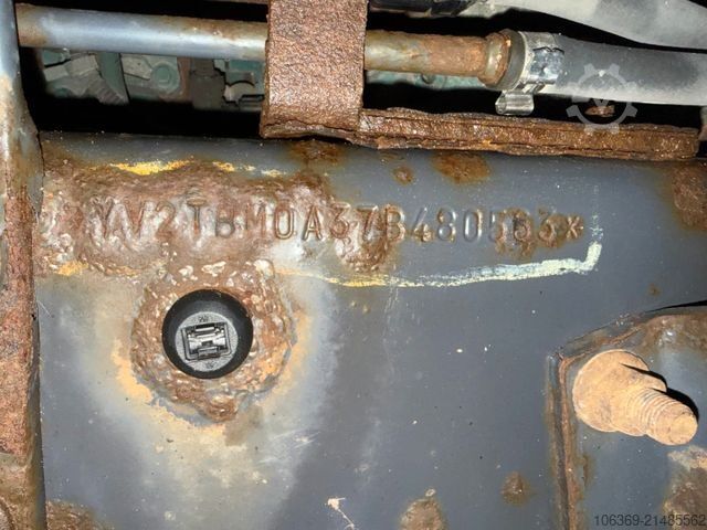 Dobozos teherautó VOLVO FL240 4x2 Closed box 6,30 m.