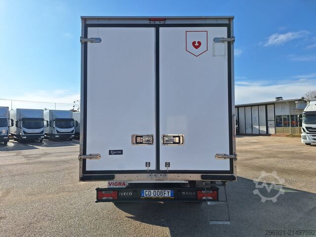 Køleskab / isoleret / frisk servicetaske Iveco DAILY 35C18 3000 CC euro 6