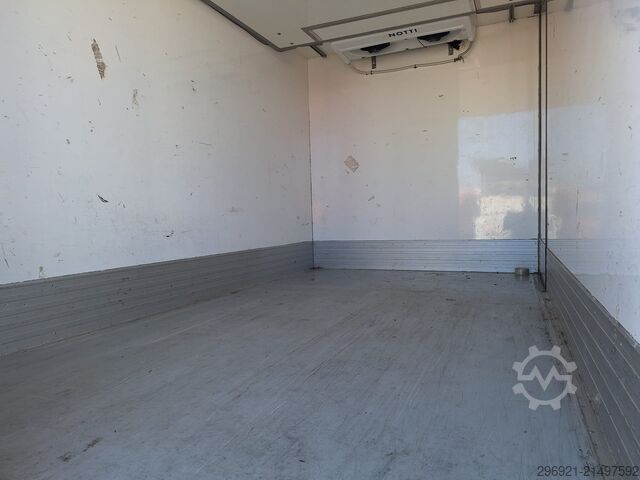 Køleskab / isoleret / frisk servicetaske Iveco DAILY 35C18 3000 CC euro 6