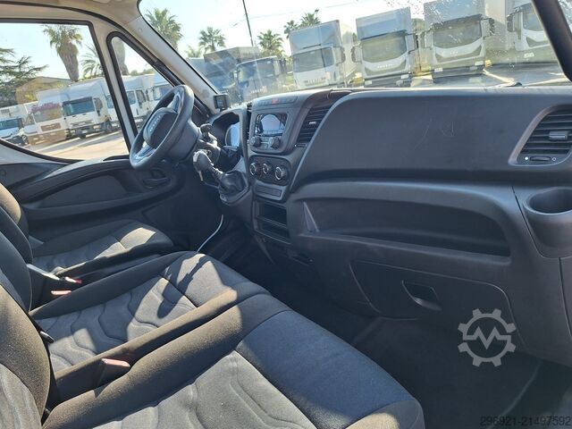 Køleskab / isoleret / frisk servicetaske Iveco DAILY 35C18 3000 CC euro 6