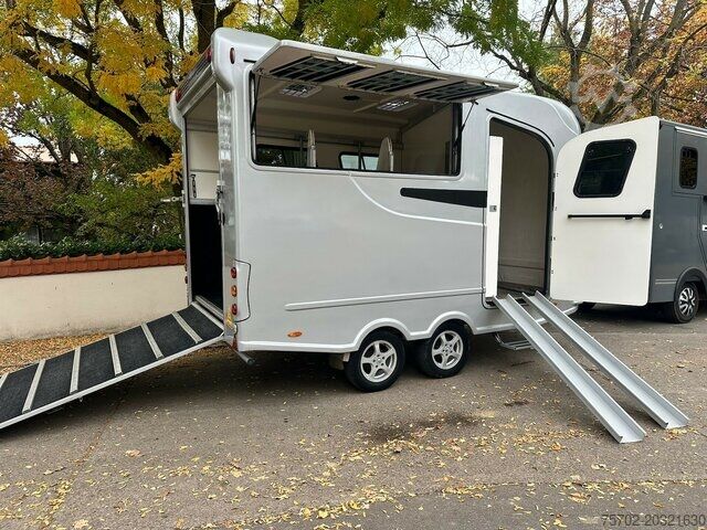 Livestock trailer Steinsberger Anka 3-Pferdeanhänger