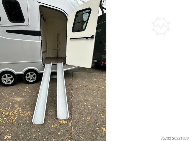 Livestock trailer Steinsberger Anka 3-Pferdeanhänger