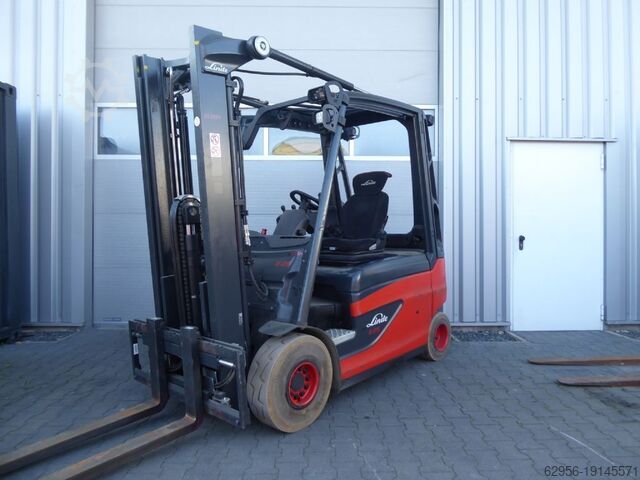 Elektro 4 Rad-Stapler Linde E25L-01