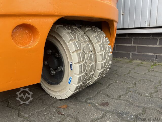 Electric 3-wheel forklift STILL RX20-18